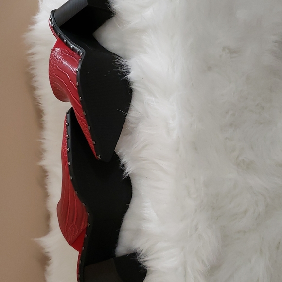 Charles by Charles David Dawson Red Mules Studded Slip On Women's Size 10 - Picture 4 of 7